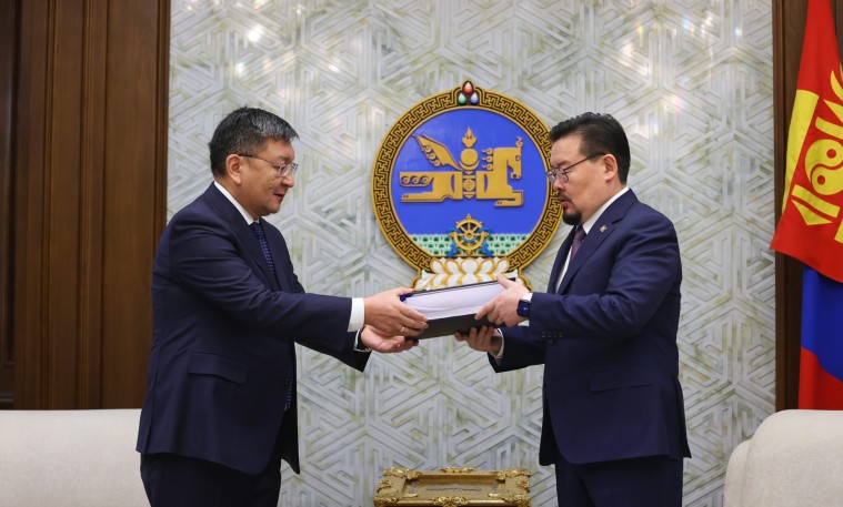 23819209-A0E6-5767-2762-E029289B580F