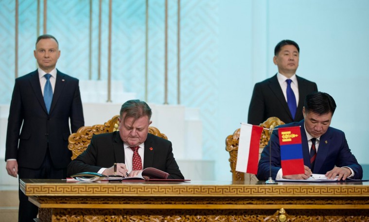 D52D8490-61D5-FCF9-01F0-5A3E764A8F41