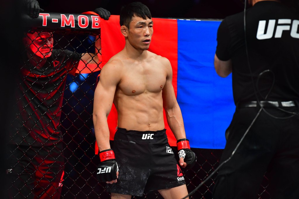 Д.Батгэрэл UFC-д гурав дараалан ялагдлаа