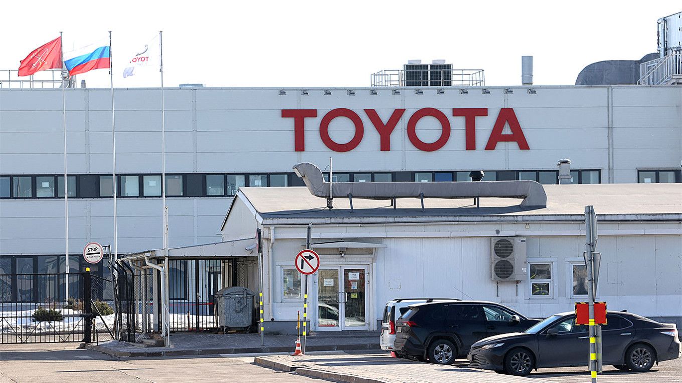 v4x51o_toyota_russia_x974