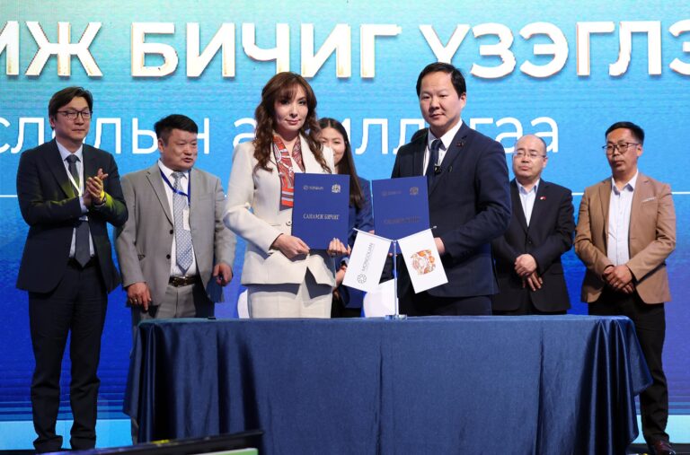 6814921b870dd507f473c18d