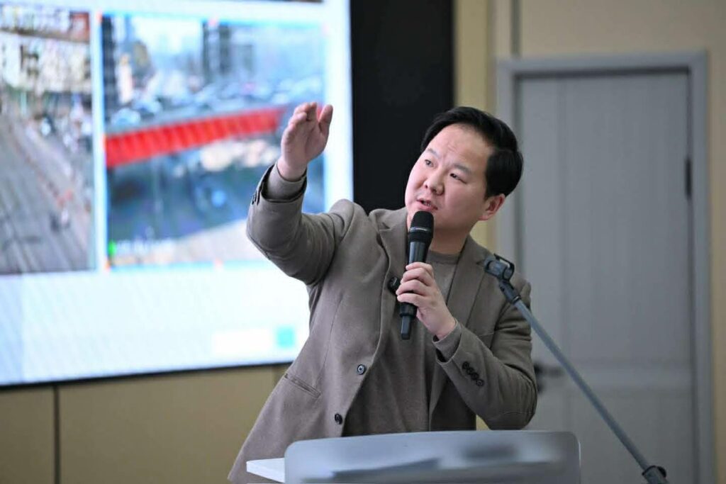 bf06daad-46bc-4819-a660-12d4bb5b6690