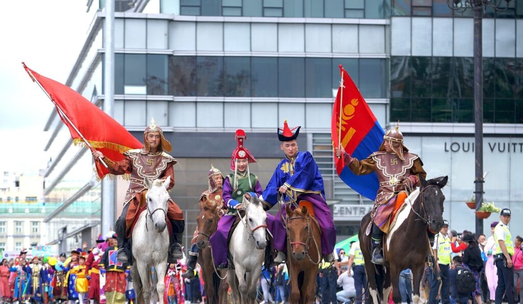 deeltei-mongol-naadam